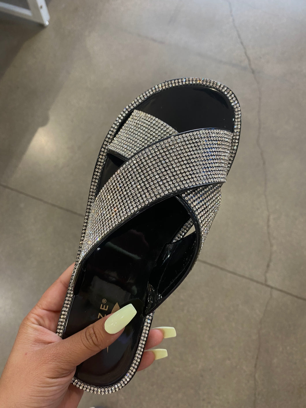 ZARIAH SANDAL